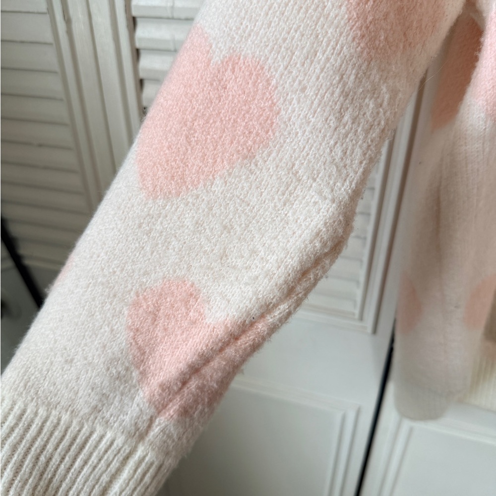 Vince Camuto heart sweater - Picture 5 of 8